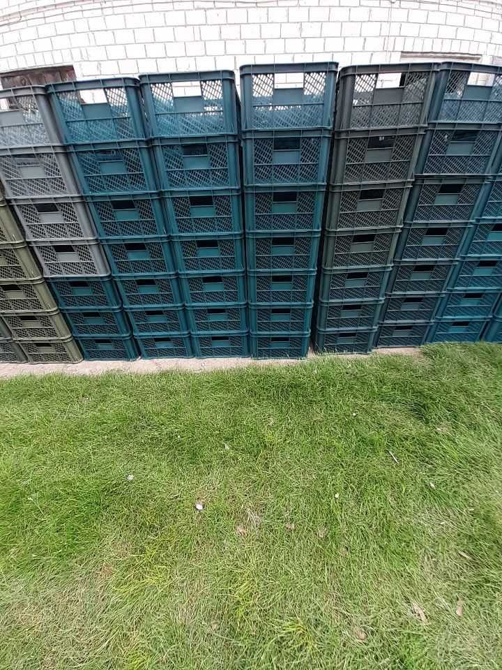 Sprzedam klatki/skrzynki plastikowe