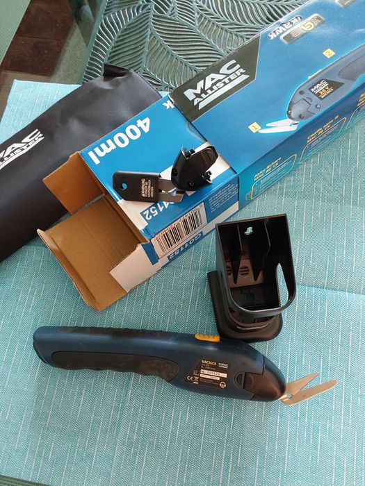 Nożyce do wykładzin, papieru...