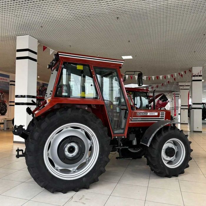 Трактор Tumosan 8005
