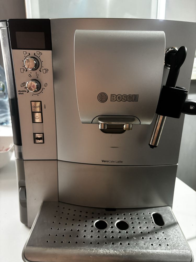 Ekspres Bosch - automatyczny z mlynkiem