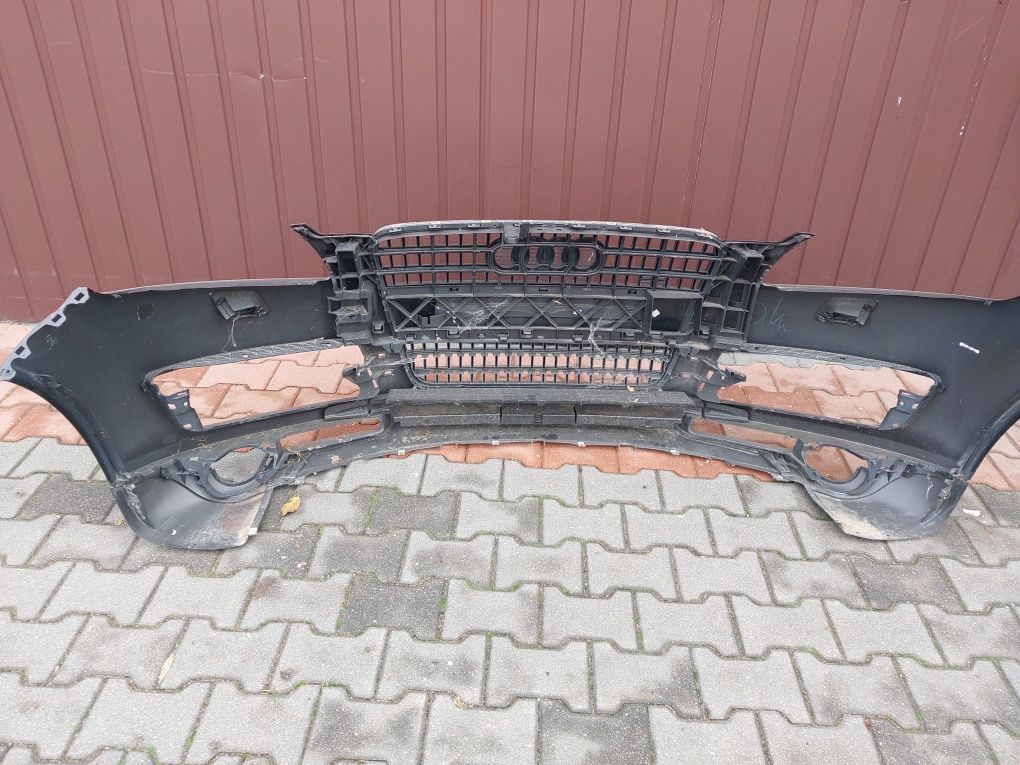 Zderzak przód  AUDI Q7 4L0 przedni