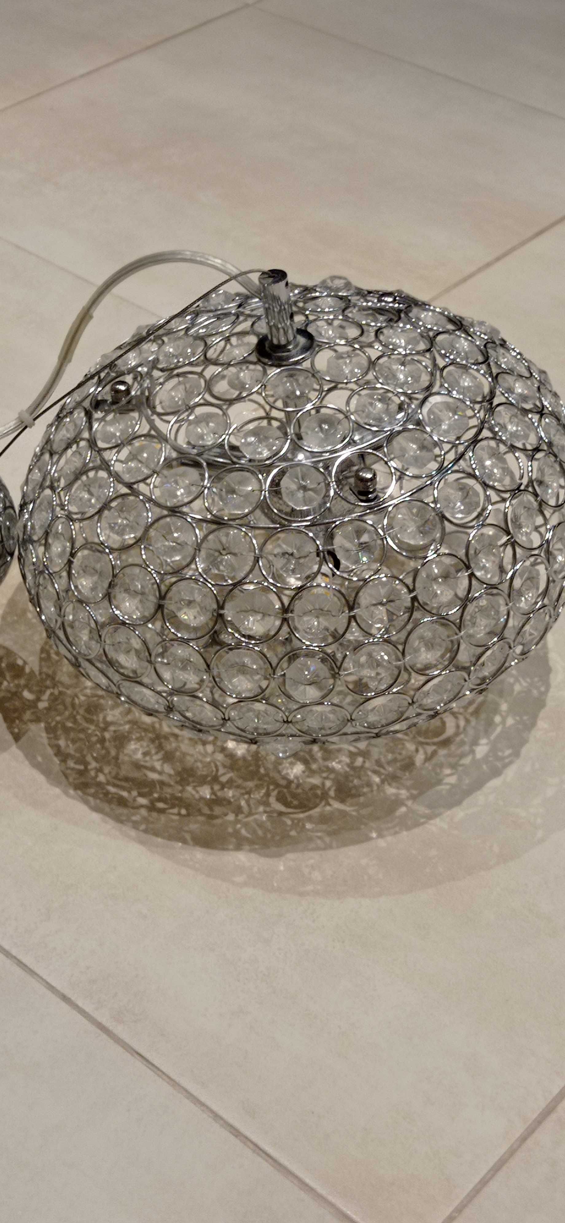 Lampy sufitowe do sypialni lub pokoju