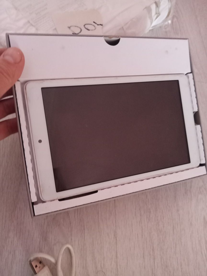 Планшет Teclast 8"