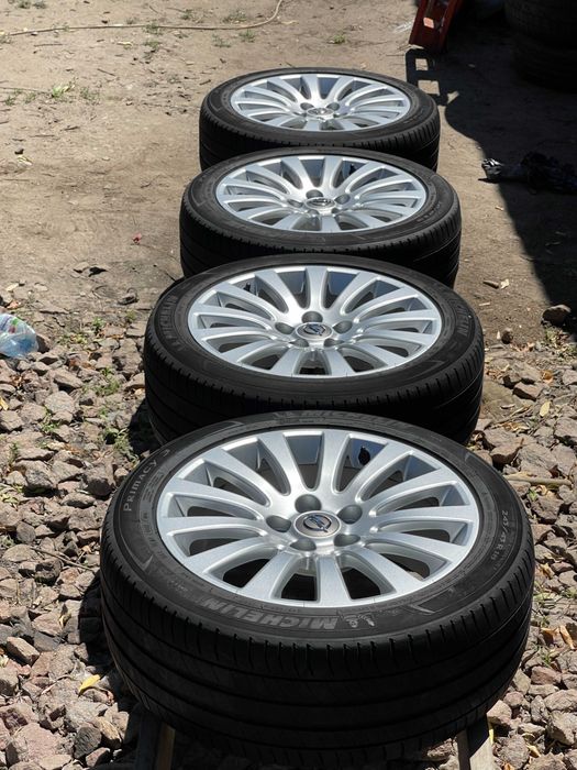 диски R18 8j ET42 5x120 dia67,1 +шини 245,45 R18 OPEL