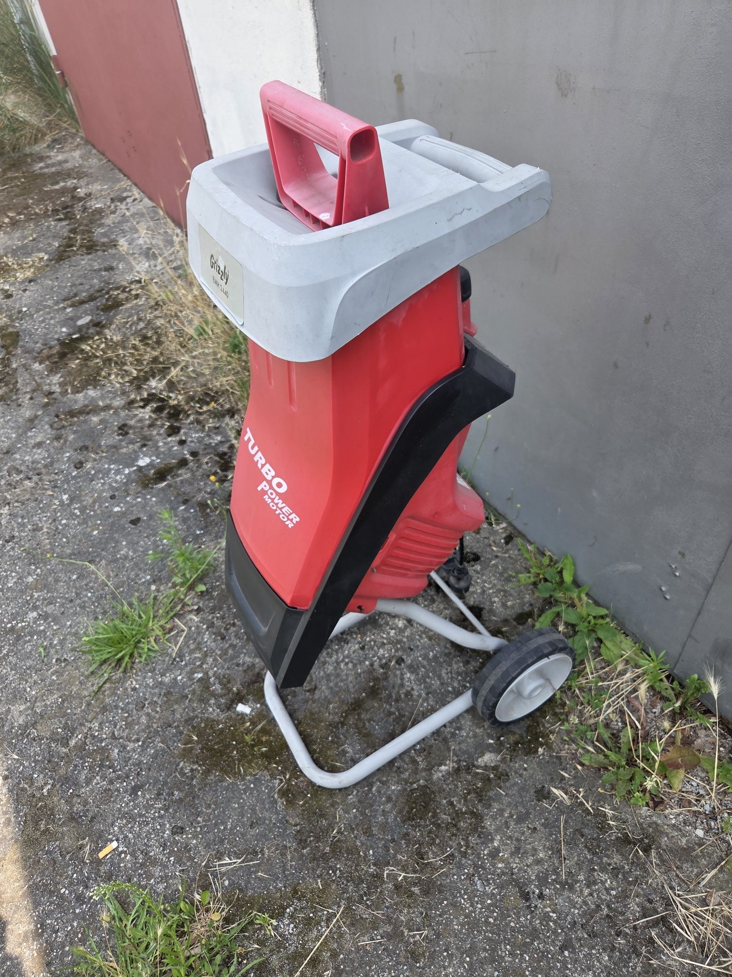 Rozdrabniacz rebak do gałęzi gryźli 2400w