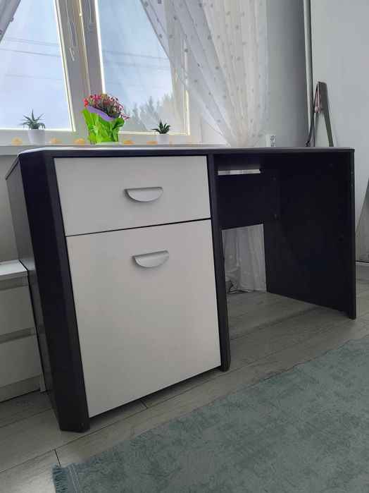 biurko FORTE YOOP 130x58cm młodzieżowe szare zaokrąglone
