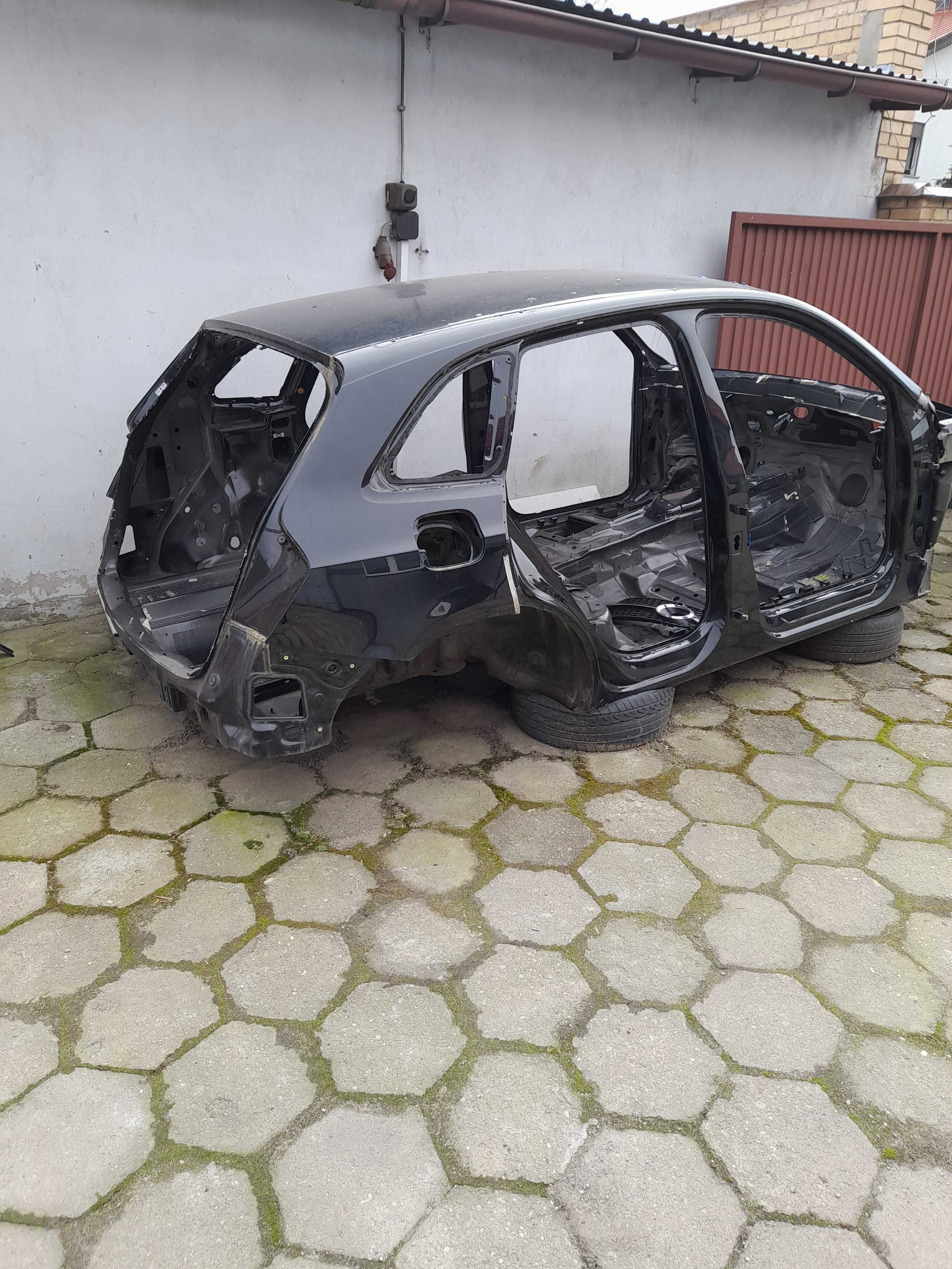 Audi Q5 8R cwiartka ly9t tyl przod prog prawa strona oraz dach
