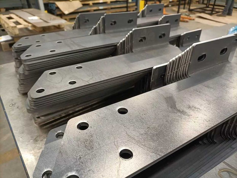 Kompleksowe usługi cięcia i gięcia blach Laserowe cięcie blach Rogoźno