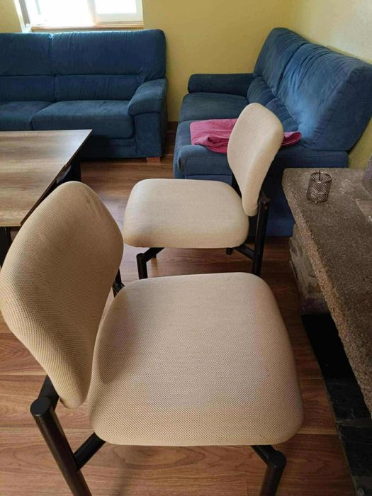 Sprzedam dwa krzesła