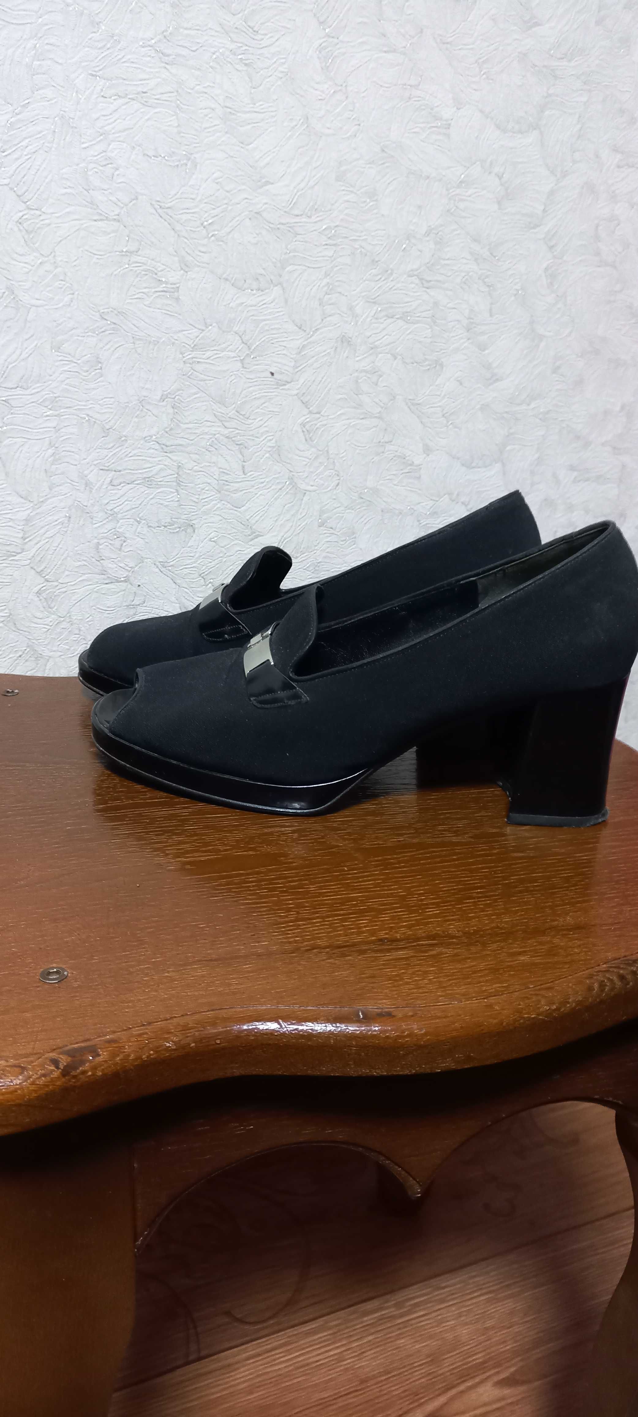 Туфлі жіночі чорні Gabor