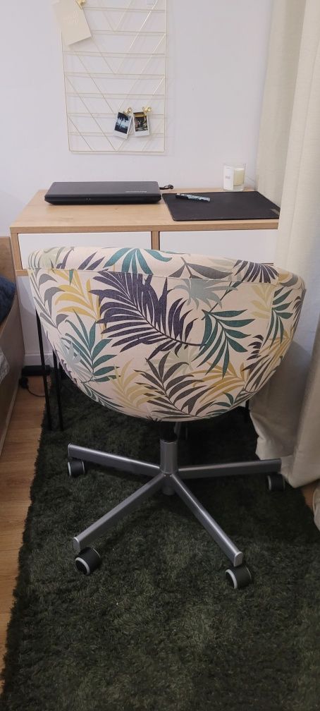 Fotel obrotowy krzesło do biura salonu kuchni pokoju. Regulowana wysok