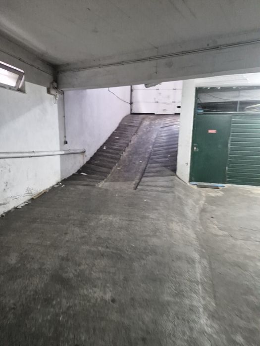 Vende se garagem em box fechada  proximo da rotunda do hospital