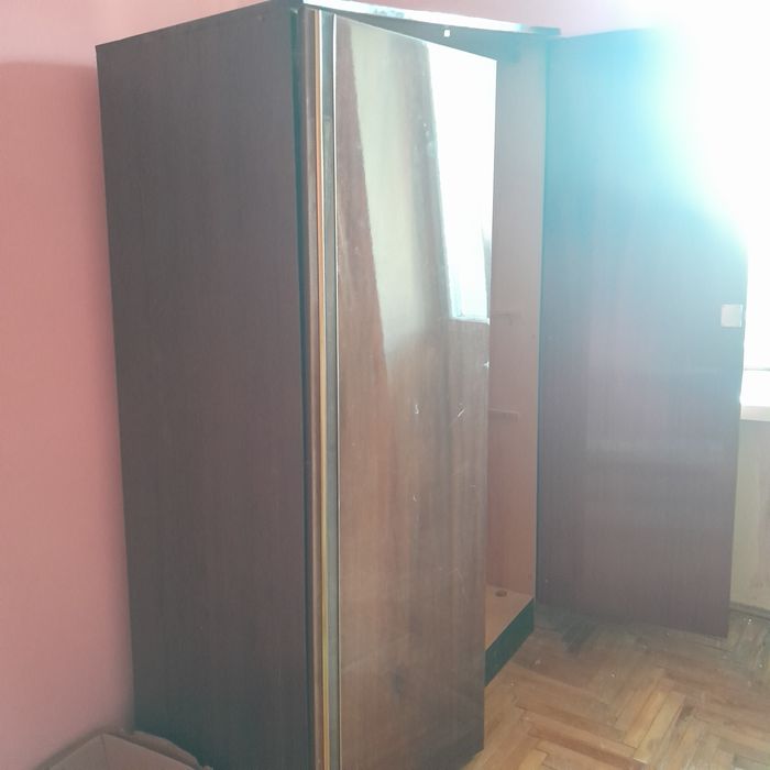 Шафа для одягу, гардероб