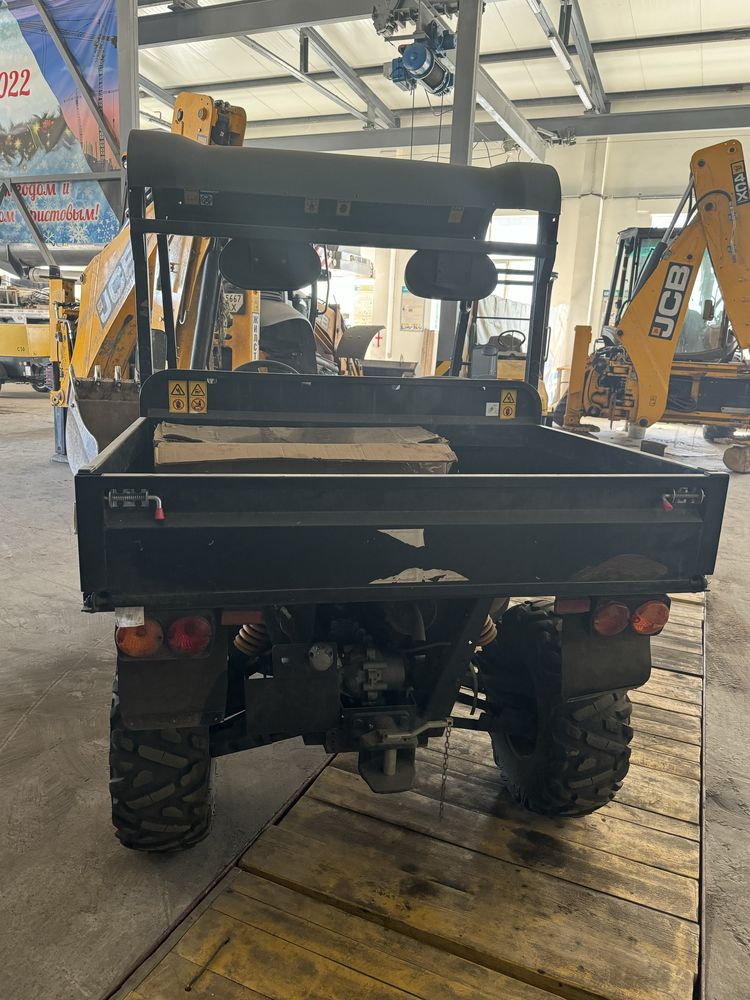 Позашляховий автомобіль JCB Workmax 800 D