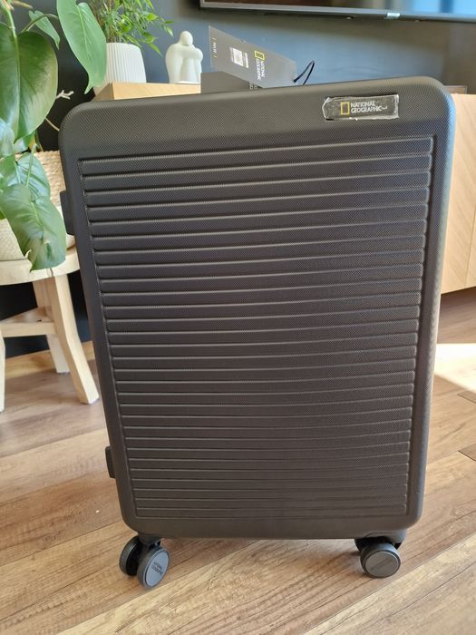 Walizka średnia National Geographic Pulse 68 cm