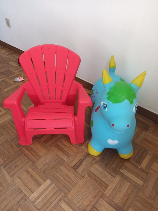 Tudo por 280€. Inclui todos os artigos para bebé.