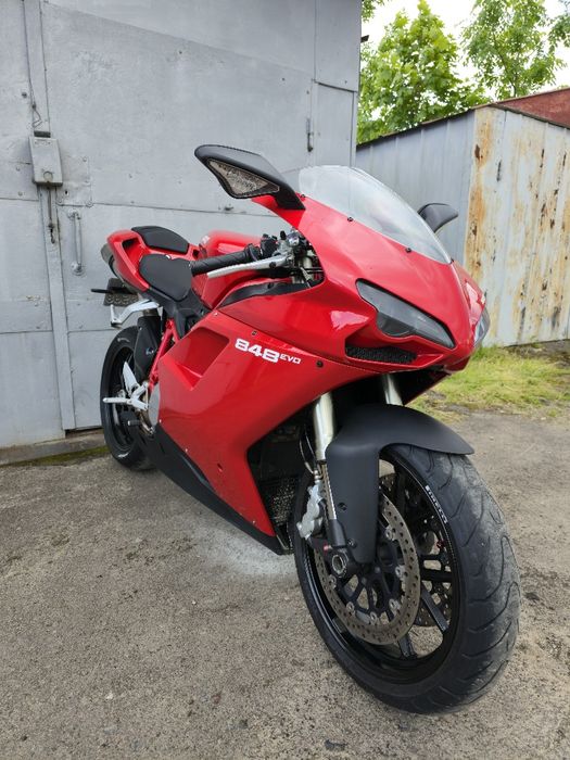 Спортивний мотоцикл. Спортбайк. Ducati 848 evo.