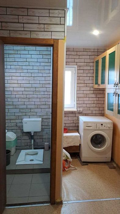 Сдам 50м фасадное 1йЭт под салон цех склад м.Захисників України швейн