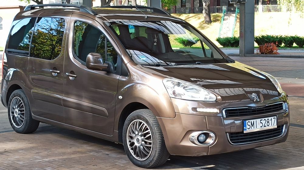 Peugeot partner 2013 ledy 1.6hdi bogate wyposażenie super stan!!!