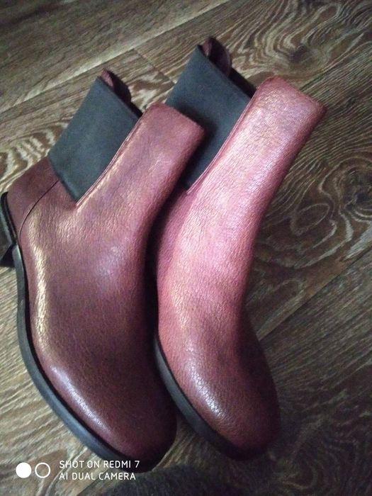 Женские ботинки, кожаные, новые.