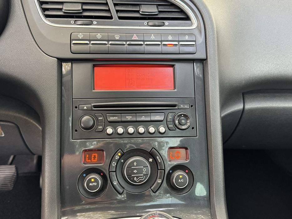 Peugeot 5008 1.6 HDI Platinum