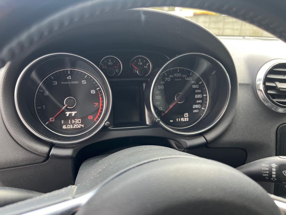 Audi TT 1.8T   2012