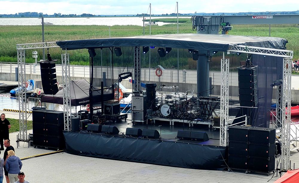 Scena Mobilna, obsługa imprez, nagłośnienie, oświetlenie.