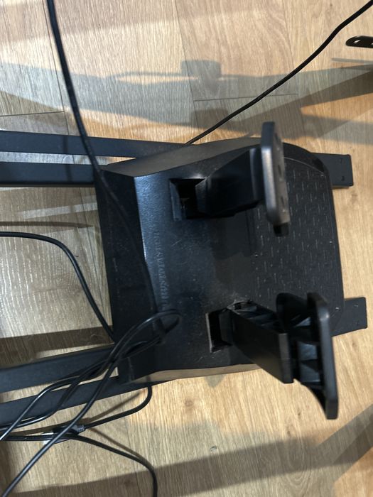 Stojak na kierownice+kierownica thrusmaster t150 wersja ps