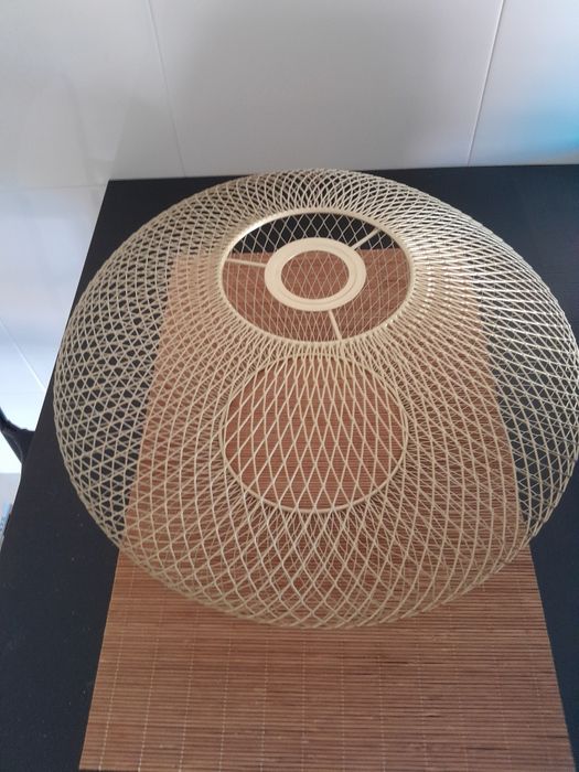 Abajur metálico para tecto Ikea