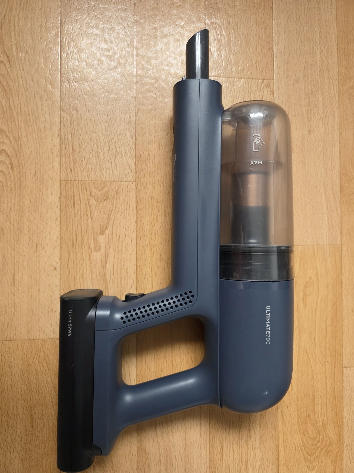 Odkurzacz pionowy Electrolux Ultimate 700 Turbo Drive