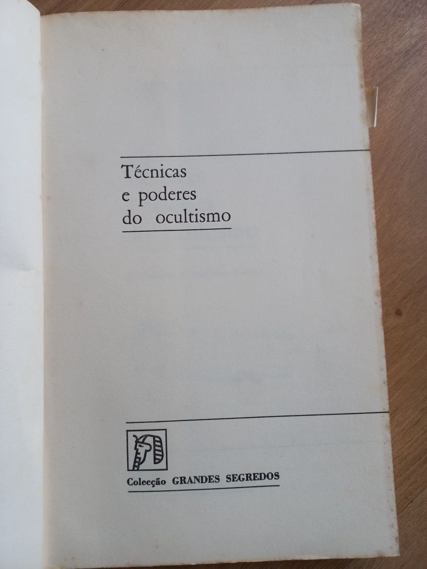 Livro Técnicas e Poderes do Ocultismo