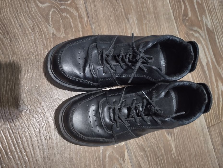 Кросівки жіночі чорні