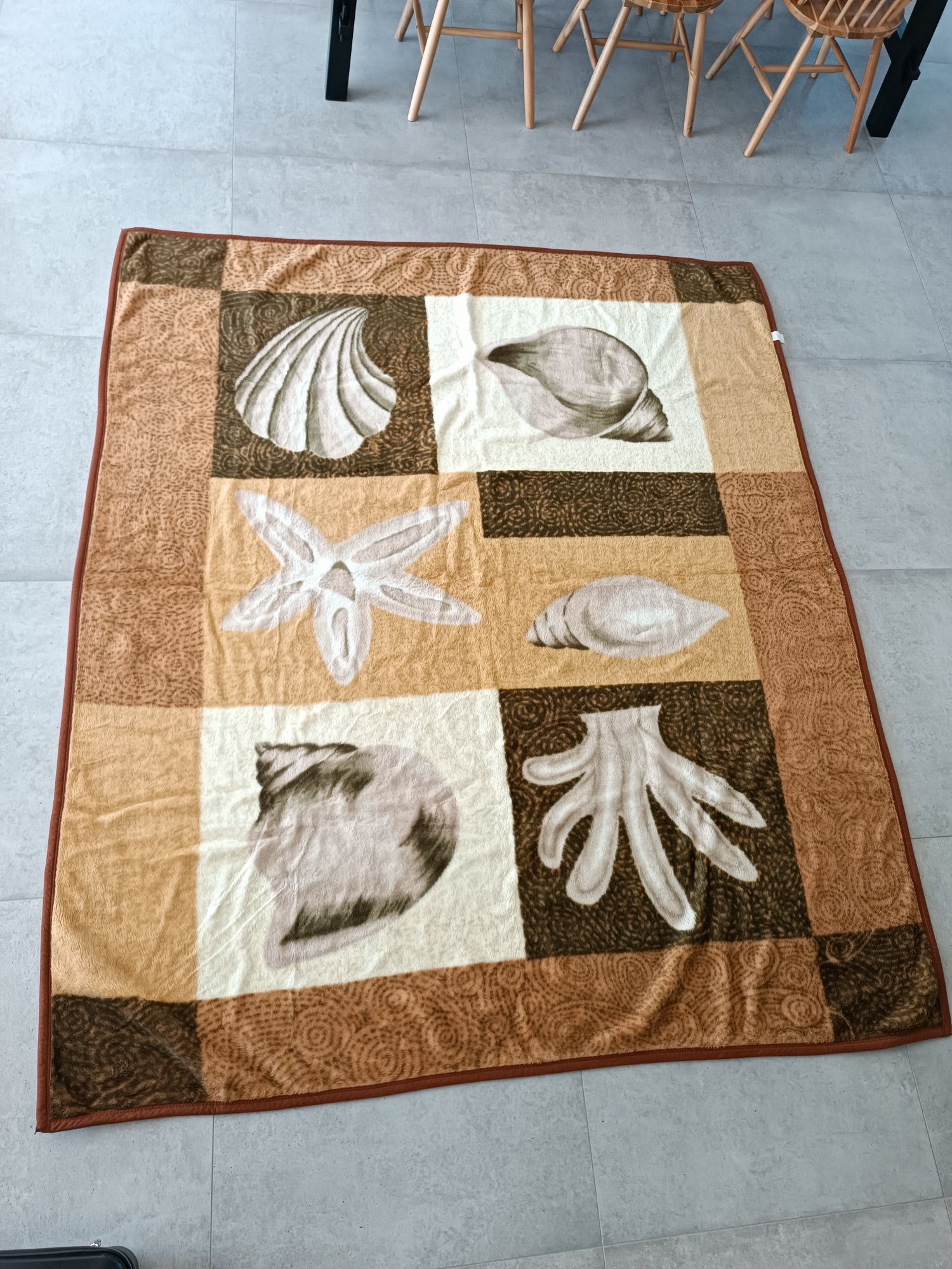 Bardzo gruby koc narzuta 235x200