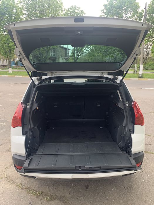 Продам прекрасне сімейне авто Пежо 3008