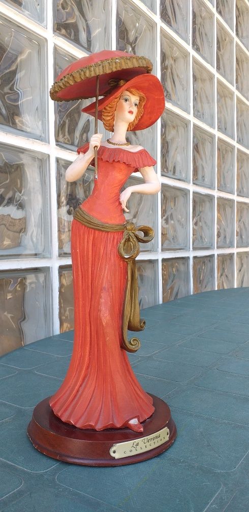 Estatueta em ótimo estado de conservação