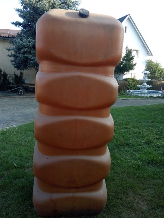 Zbiornik, beczka, pojemnik na deszczówkę, 1000 litrów.