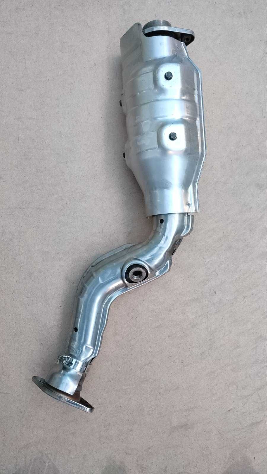 Катализатор приемная труба Ниссан Кашкай Nissan Qashqai 2.0 2006 -