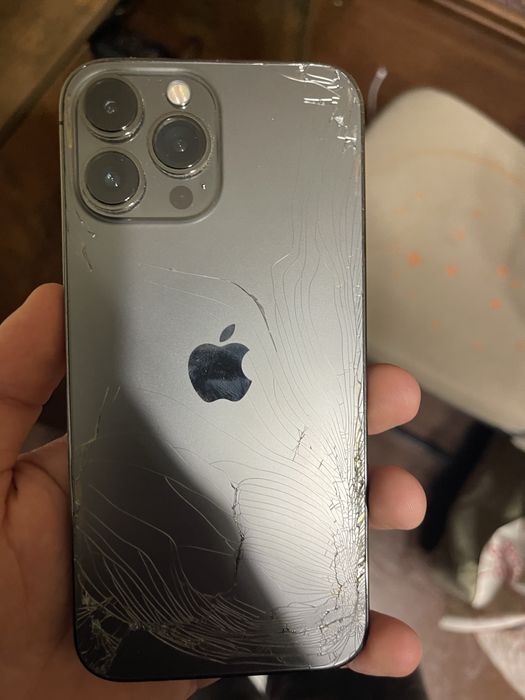 Iphone 13 pro max  ( торг принимается )