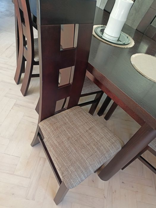Stół z krzesłami 160/240 ×90 drewniany w bdb stanie