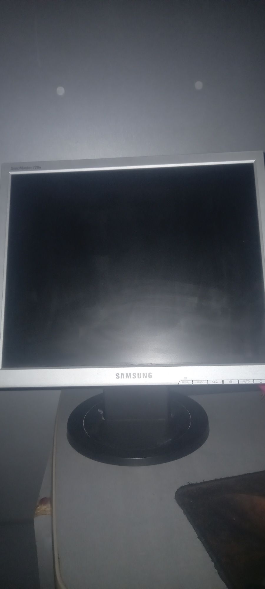 Монітор Samsung Model 720N