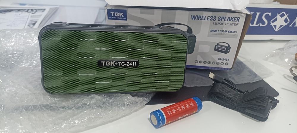 Wireless speaker c lanterna