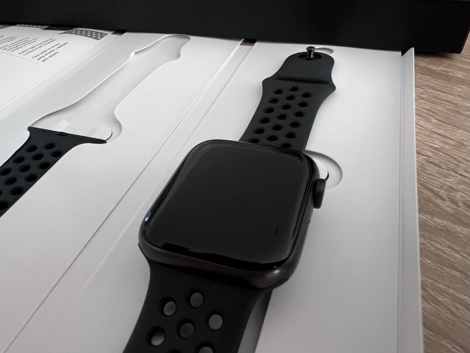 Apple Watch Nike 44 mm GPS-Cellular LTE Zadbany