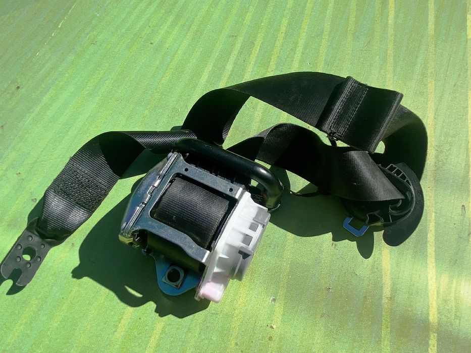 Ремень правий Туарег ЦР ремінь безпеки Touareg CR безопасности Туарег