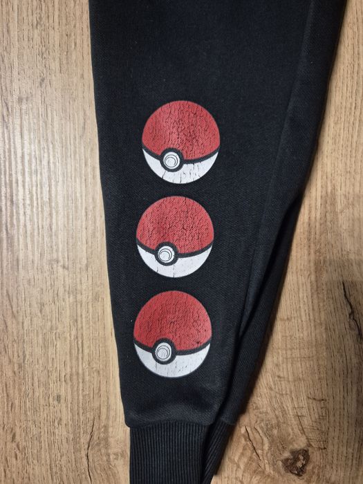 Spodnie dresowe chłopięce Pokemon Tesco F&F rozmiar 122