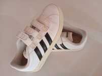 Sapatilhas adidas 33
