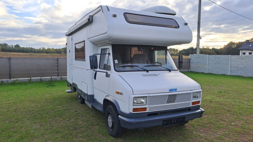 Kamper Fiat 280 89r 6-osobowy/Toaleta
