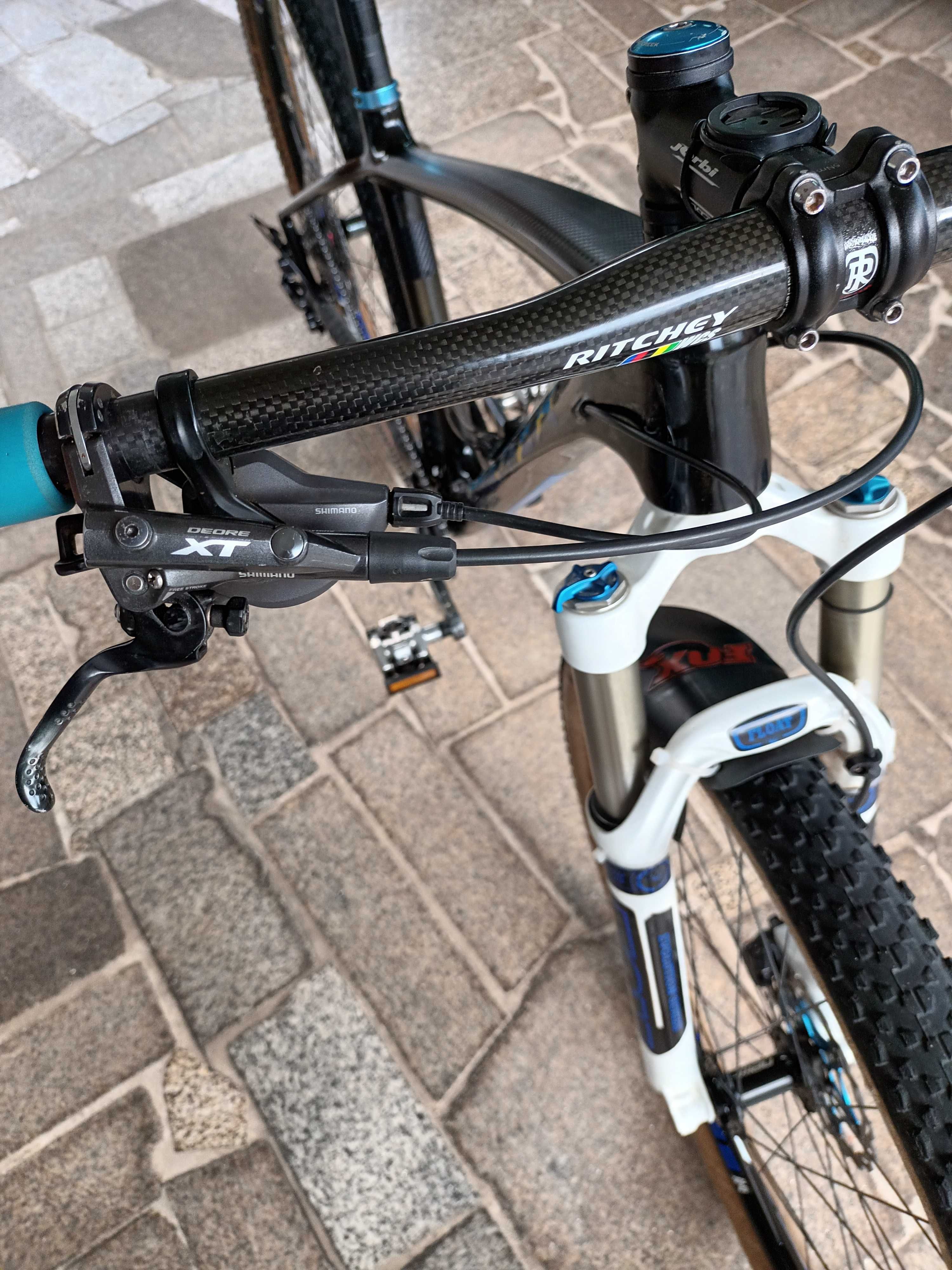 Bicicleta btt carbono
