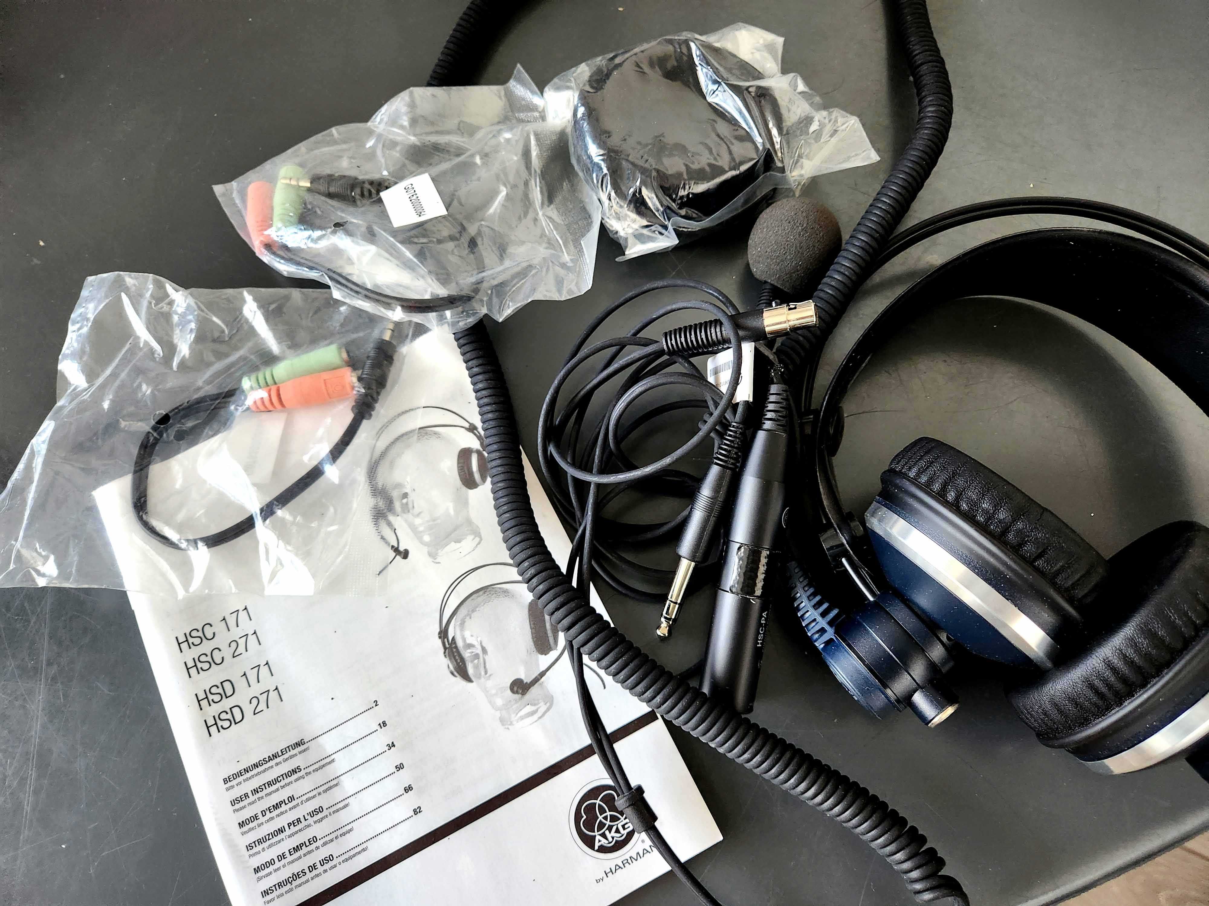 Auscultadores com Microfone Akg HSC171Studio