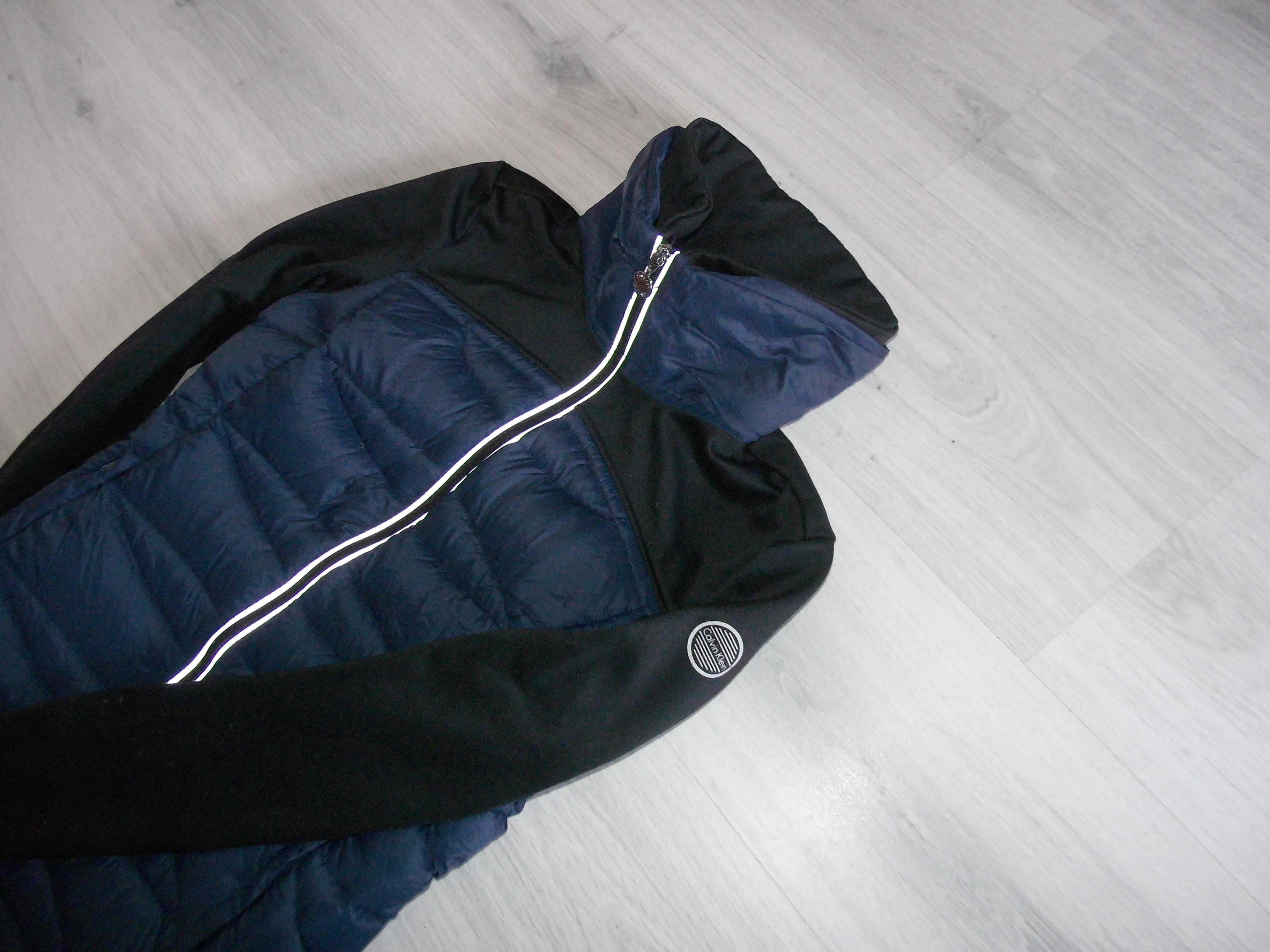 Calvin Klein Original Hybrid Jkt Damska Kurtka Puchowa Hybrydowa L