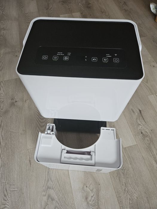 Osuszacz powietrza Fersk Torr 20 z filtrem HEPA, jonizatorem i Wi-Fi